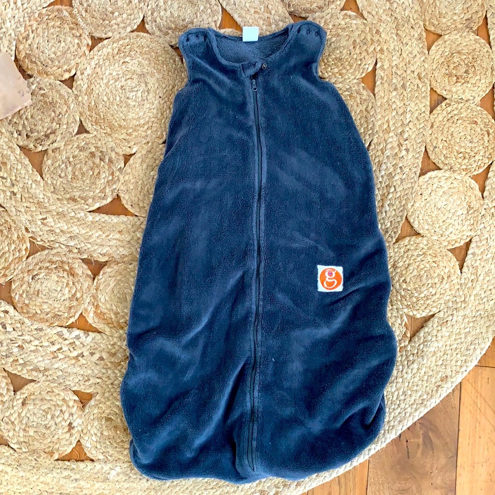 Gunamuna “Gunapod” wearable blanket